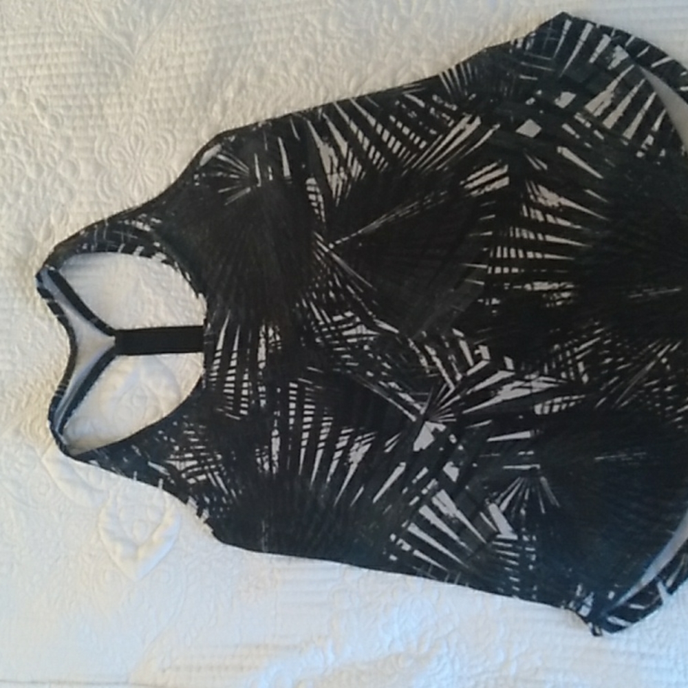 🏃‍♀️ Old Navy Active Top Size S/P 💪